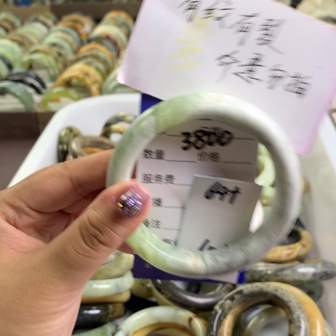 蛇纹石玉未镶嵌手镯3800