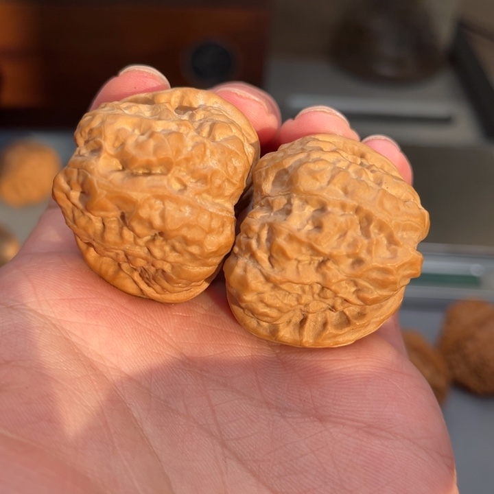 文玩核桃把件怀柔蛤蟆头 38