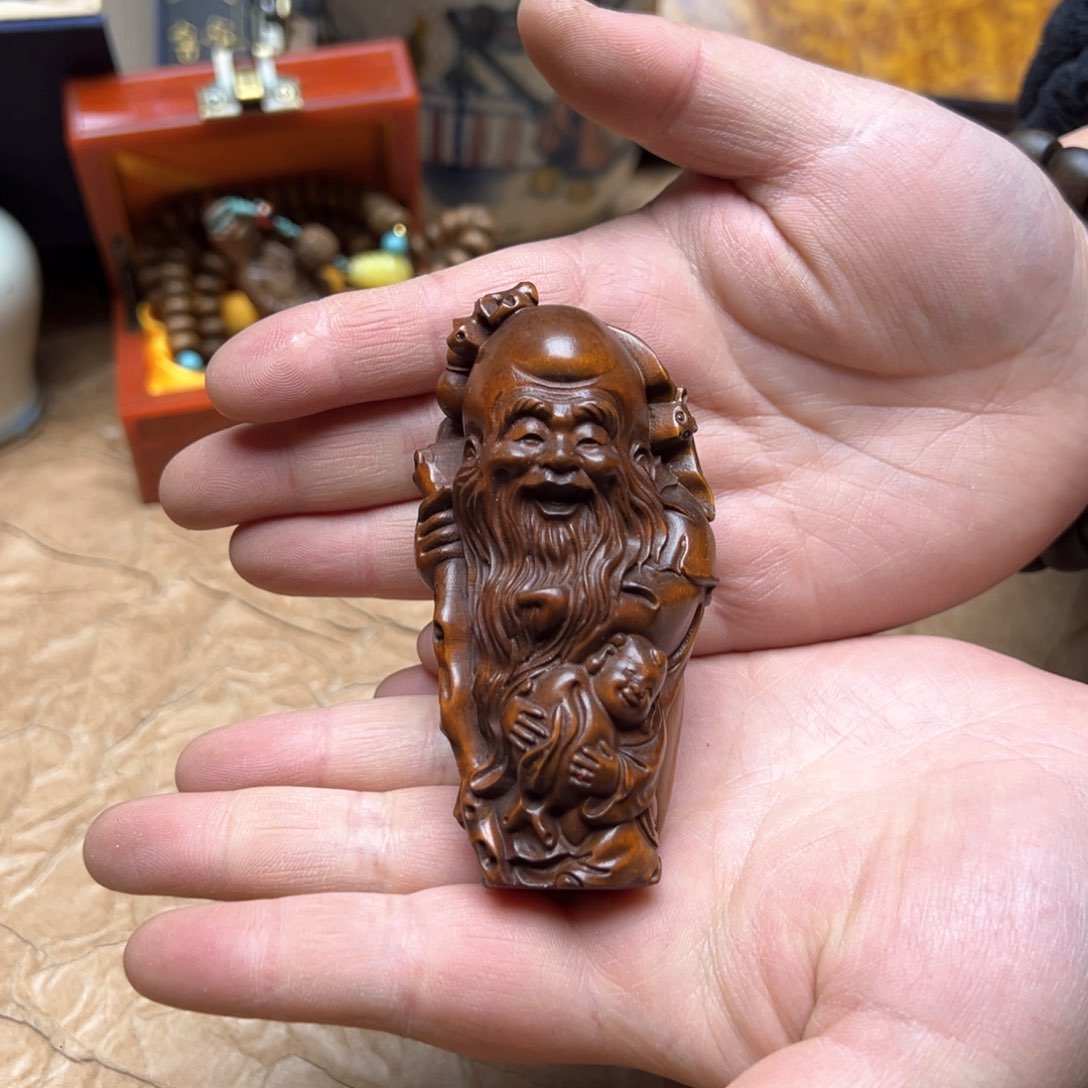 大叶紫檀（黑酸枝木类）