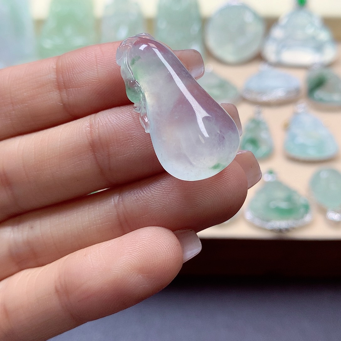 翡翠颈饰未镶嵌翡翠