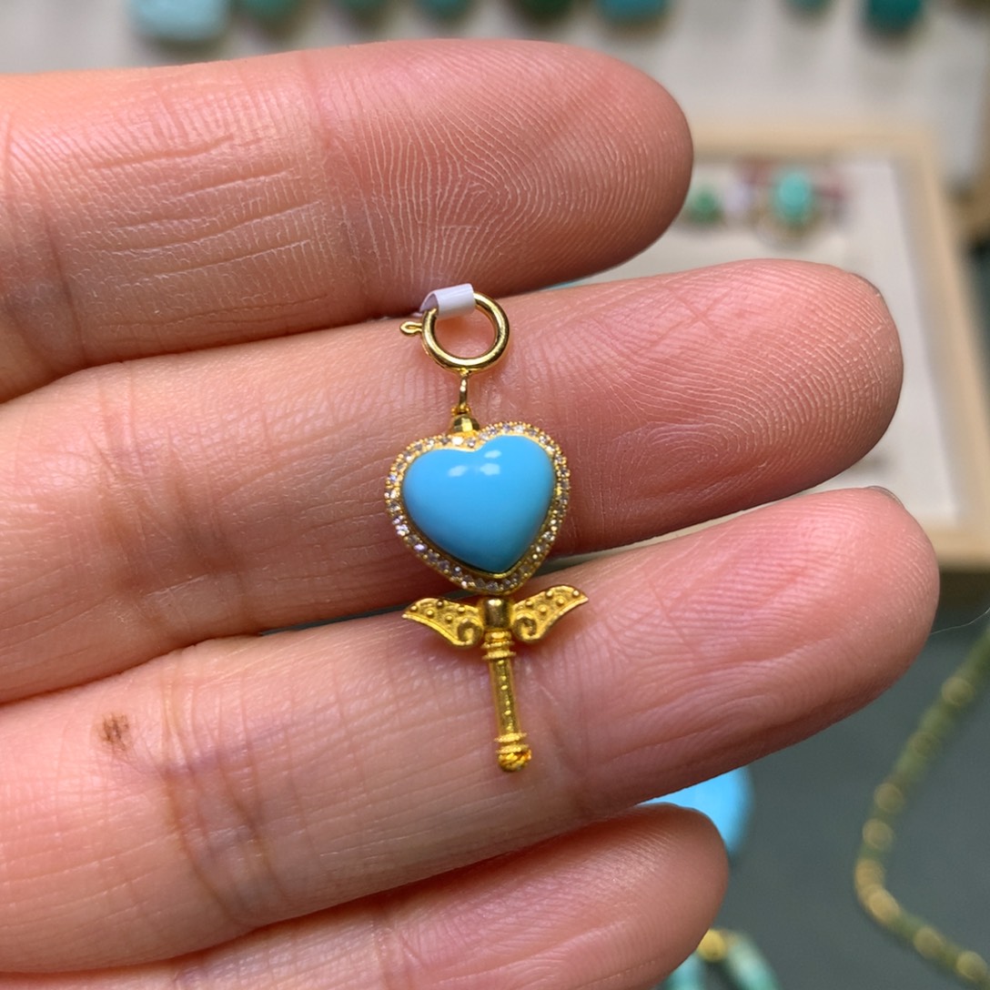 绿松石挂件18K金镶嵌