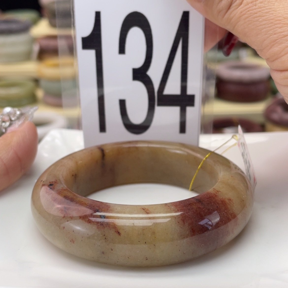 【闪购商品】石英质玉手镯未镶嵌