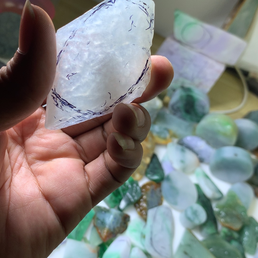 【闪购商品】定制翡翠未镶嵌理*天然翡翠原石吊坠