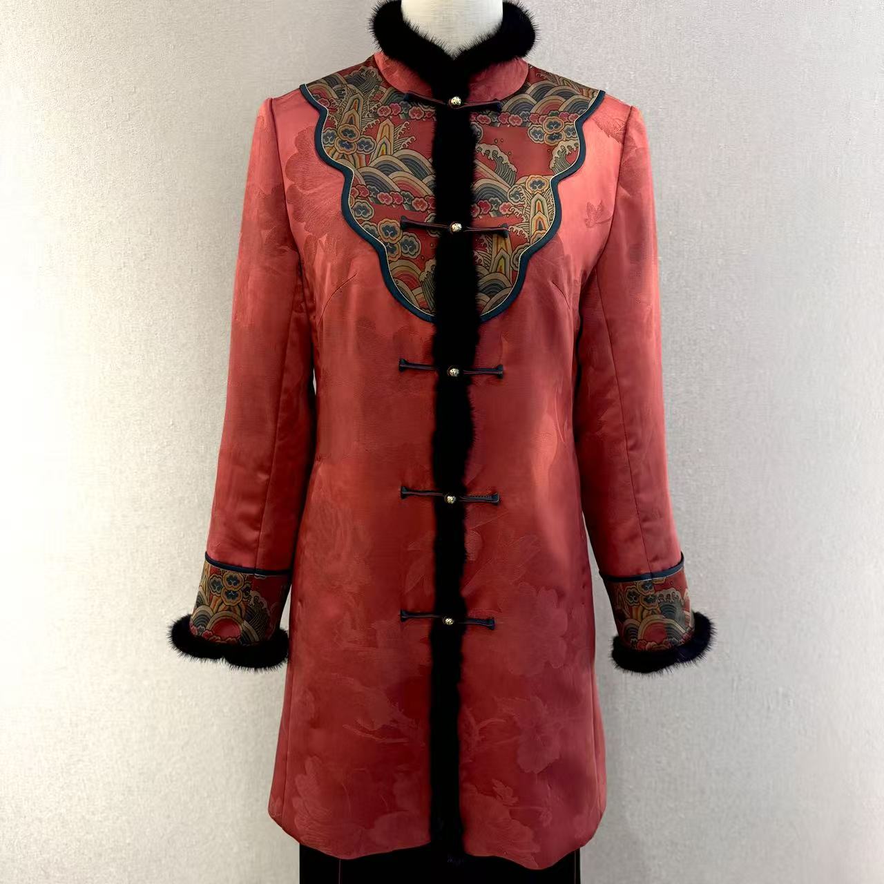 Y116-1M缎面茶花红玉兰牡丹棉外套