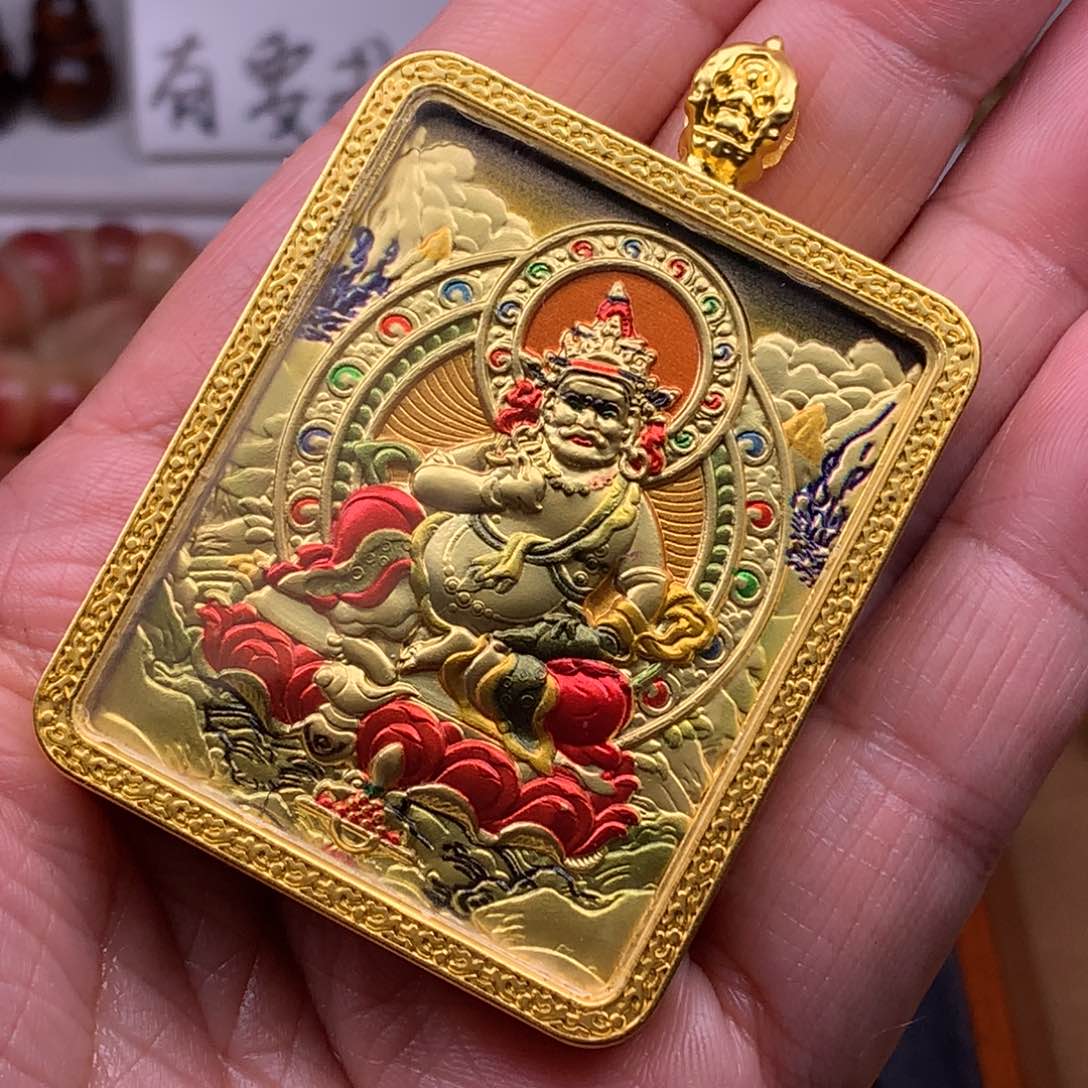 吊坠天天都在盘  开开心心