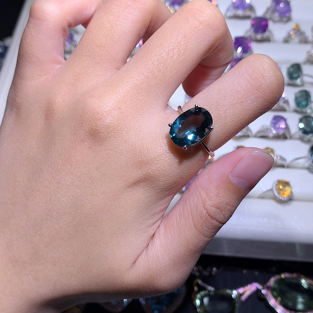 颈饰银S925镶嵌芙蓉石戒指