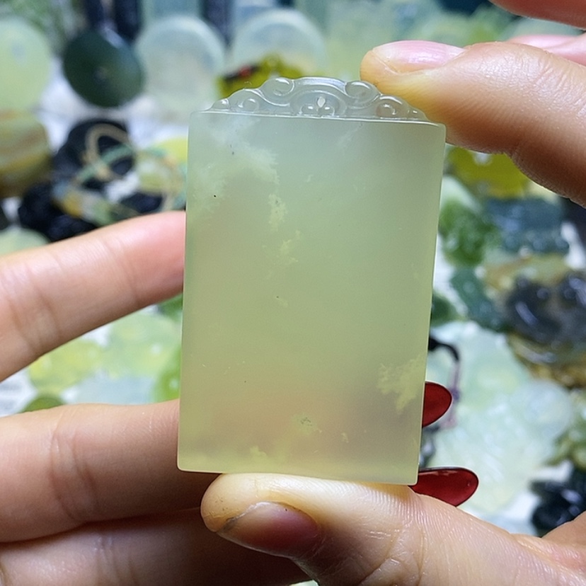 【闪购商品】蛇纹石玉颈饰未镶嵌