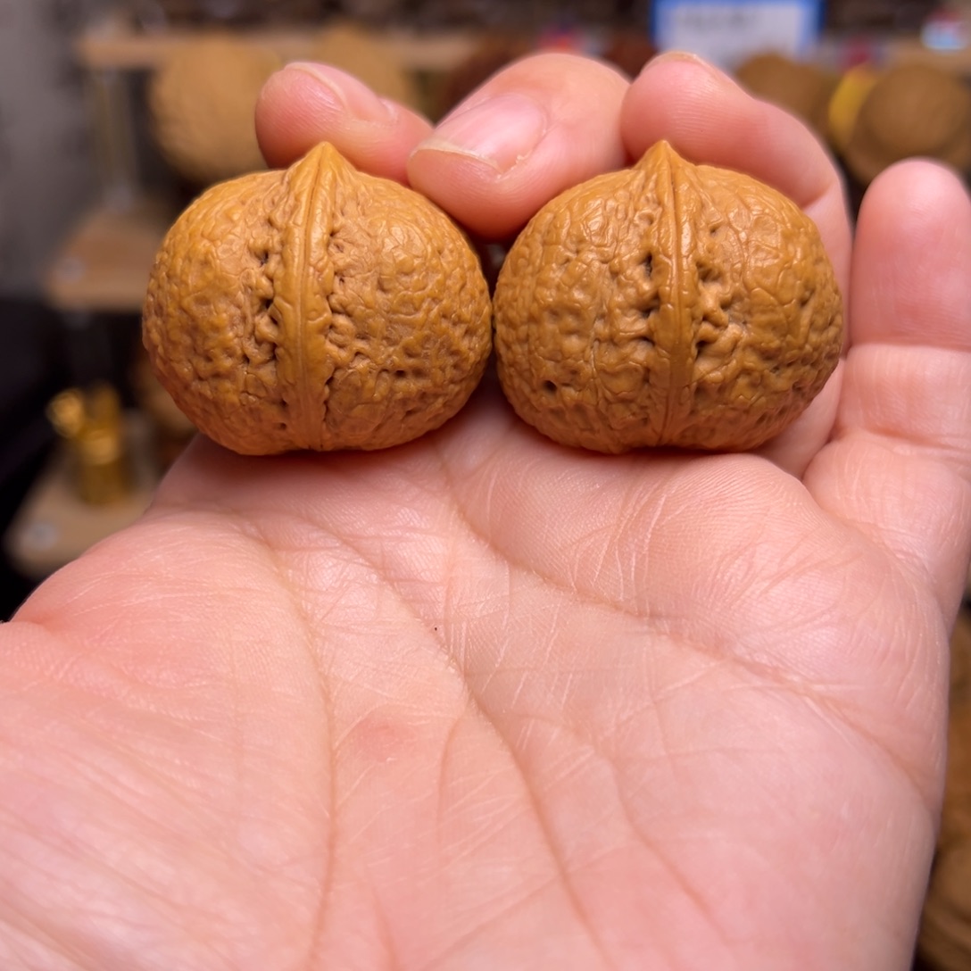 文玩核桃把件7w小龙珠34尺