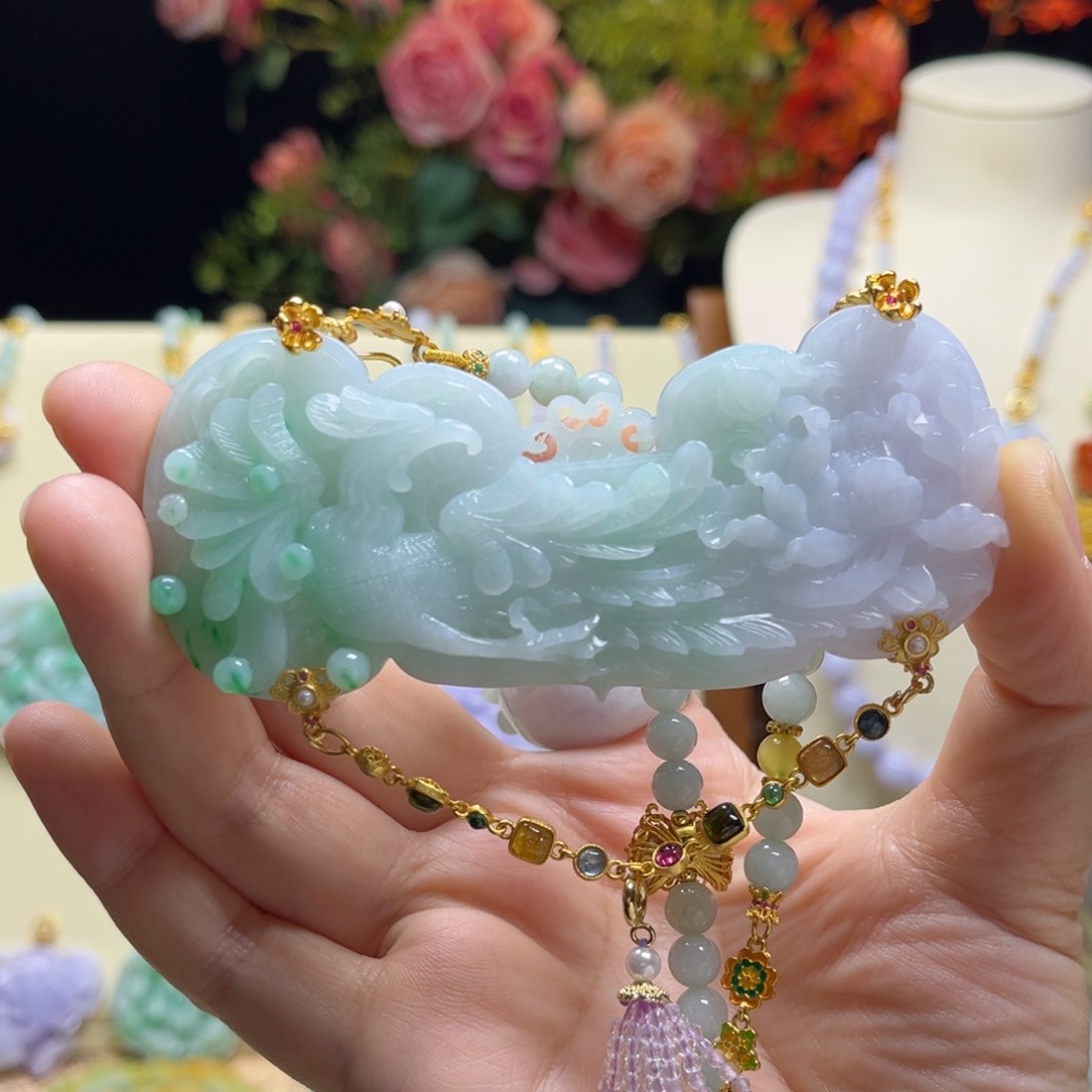 翡翠颈饰未镶嵌天然