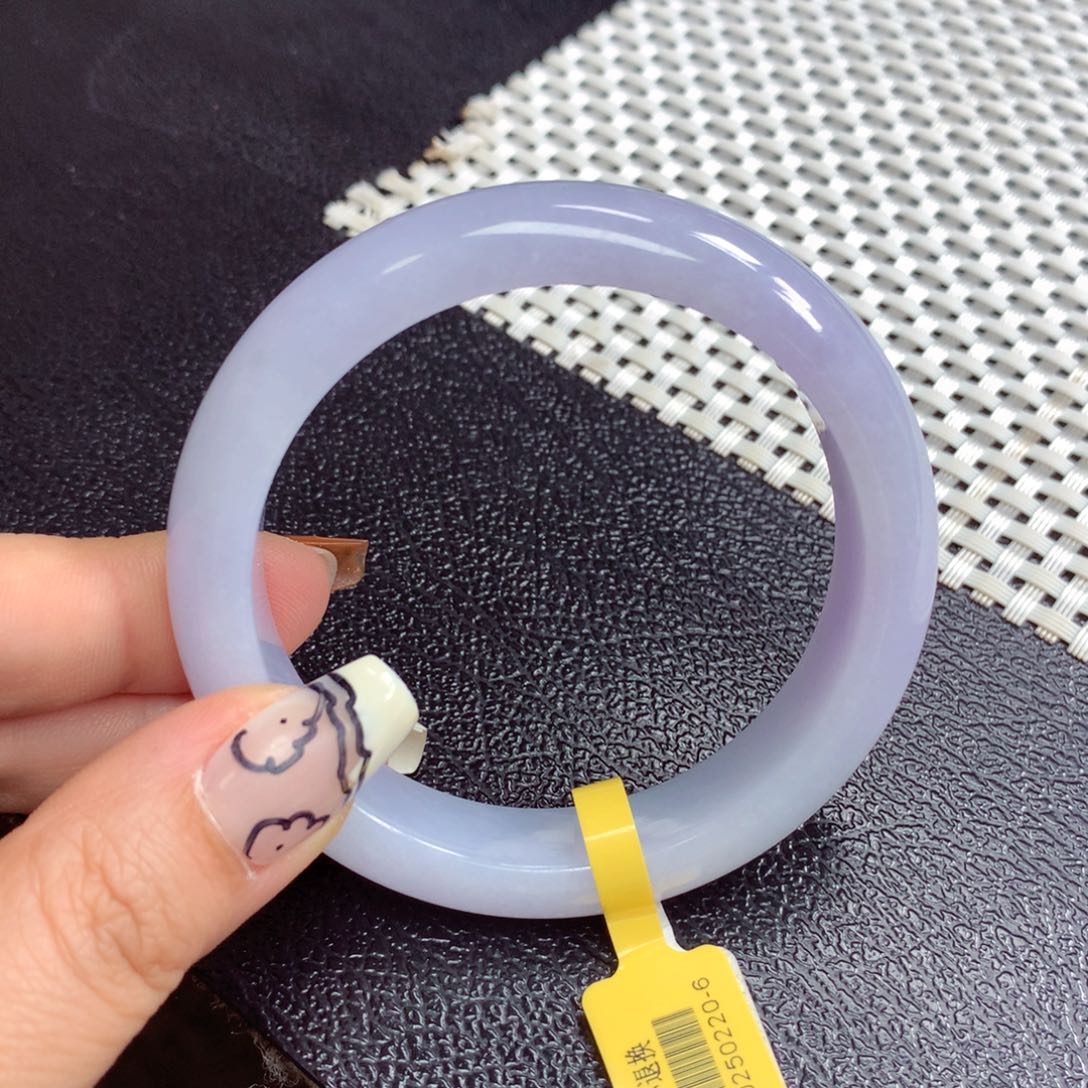 翡翠手镯未镶嵌缅甸