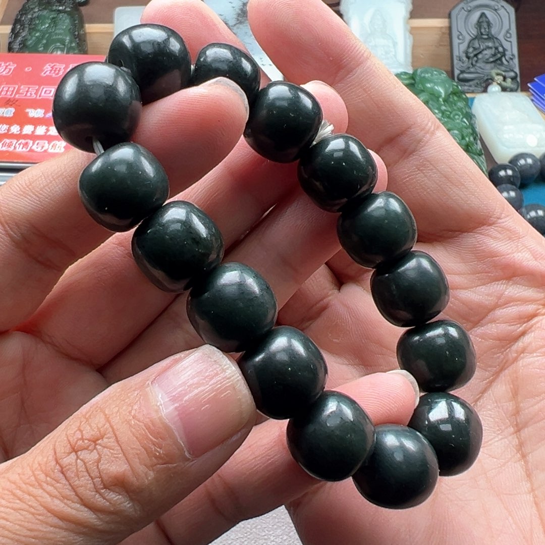 和田玉颈饰未镶嵌