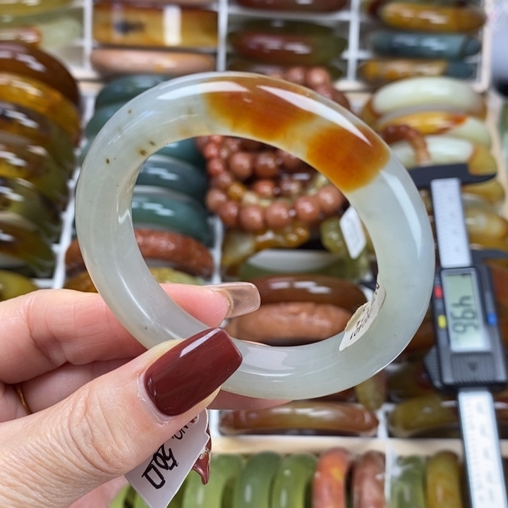 蛇纹石玉手镯未镶嵌50