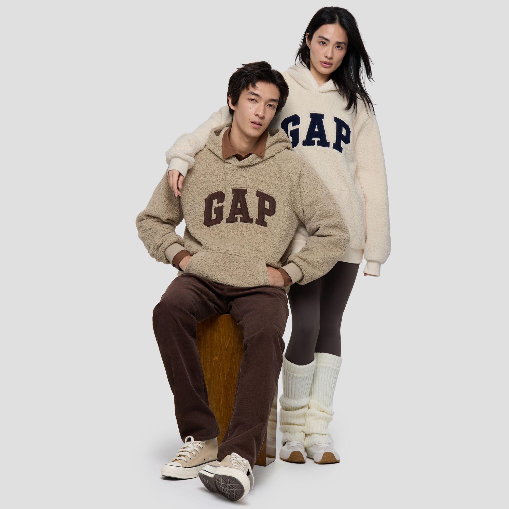 Gap2025新款宽松型字母长袖厚款连帽卫衣圆领秋季加绒DR 786506