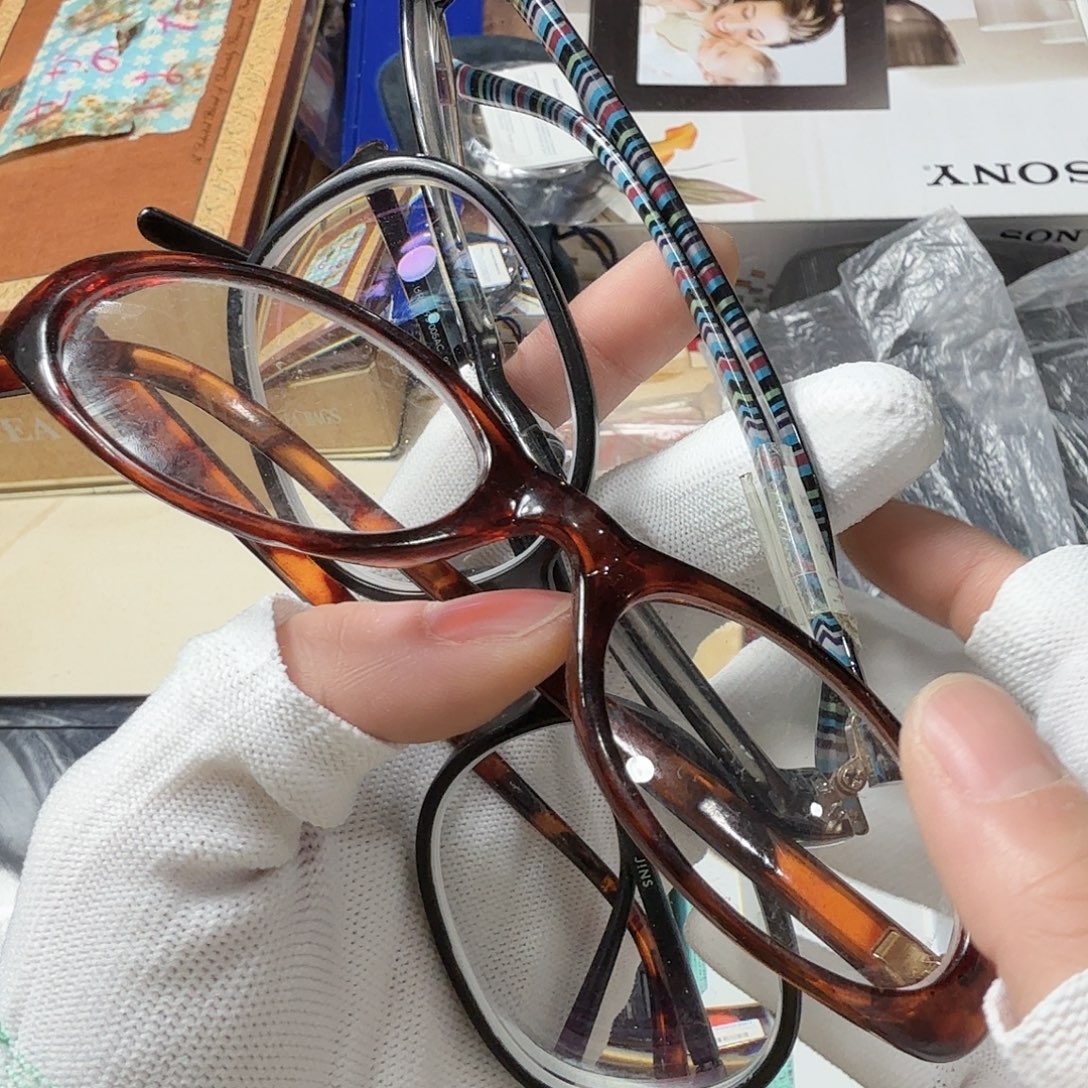 哑***蝉中古商品，瑕疵品，不保好坏。826