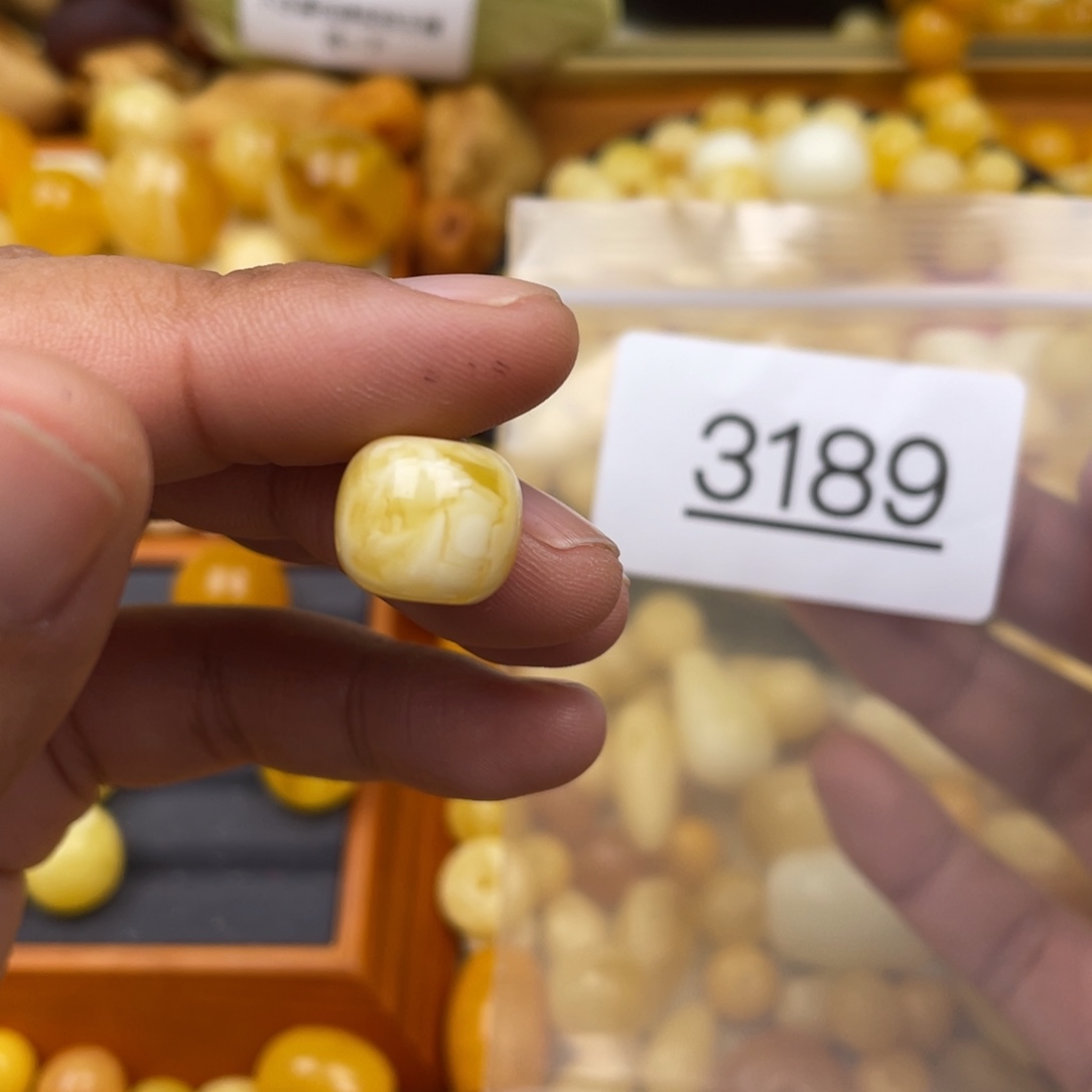 琥珀珠宝奇石未镶嵌2**o小坑