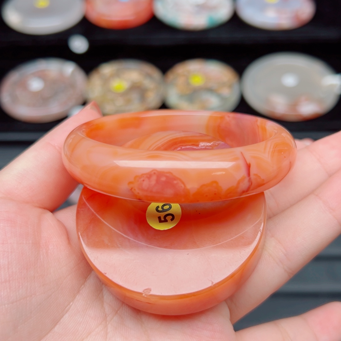 手镯玛瑙/玉髓未镶嵌56