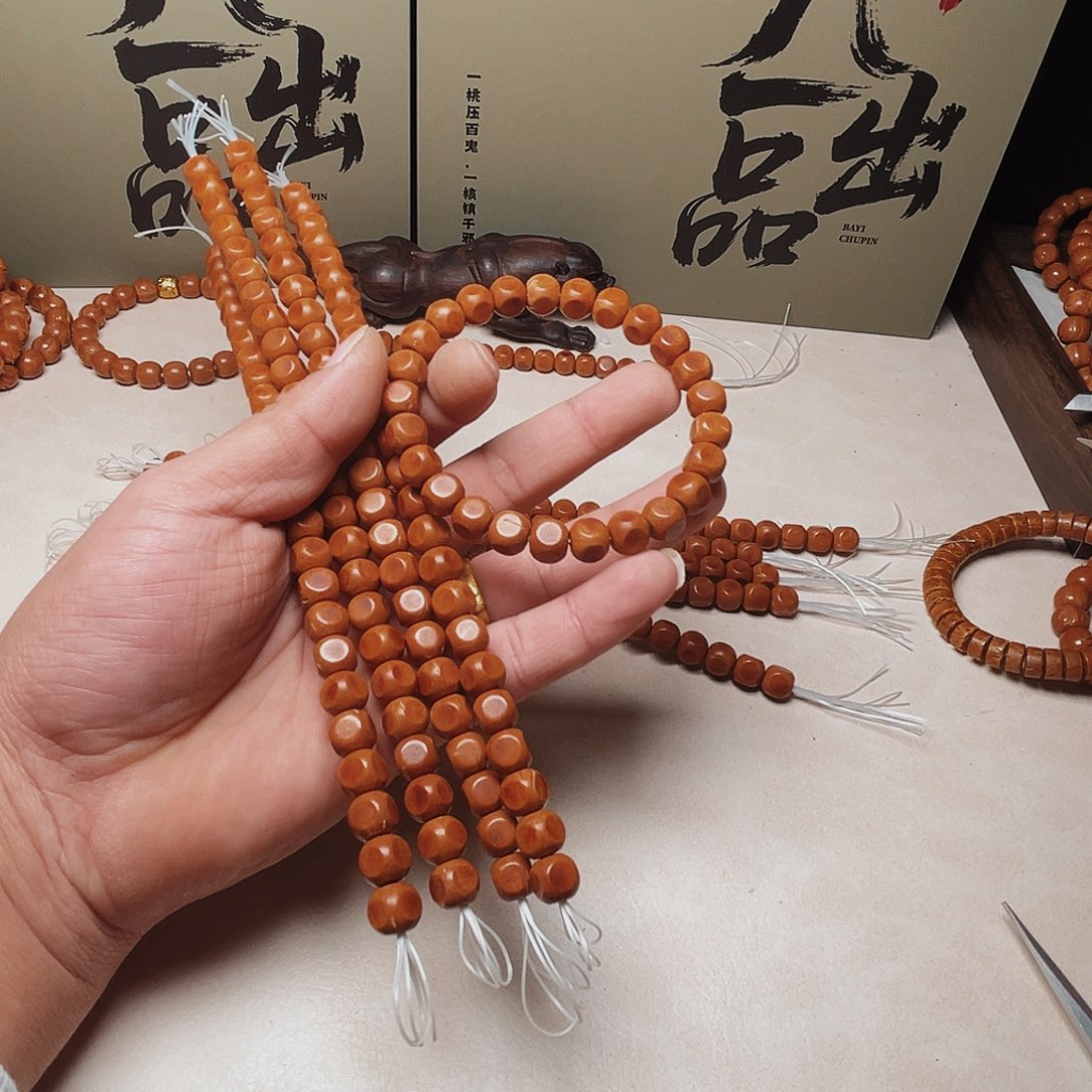 吊坠桃核桃核光柱