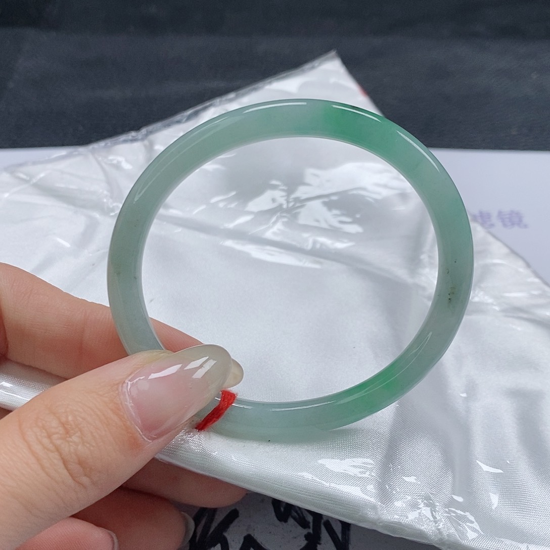 【闪购商品】翡翠未镶嵌手镯（贵妃镯）349号