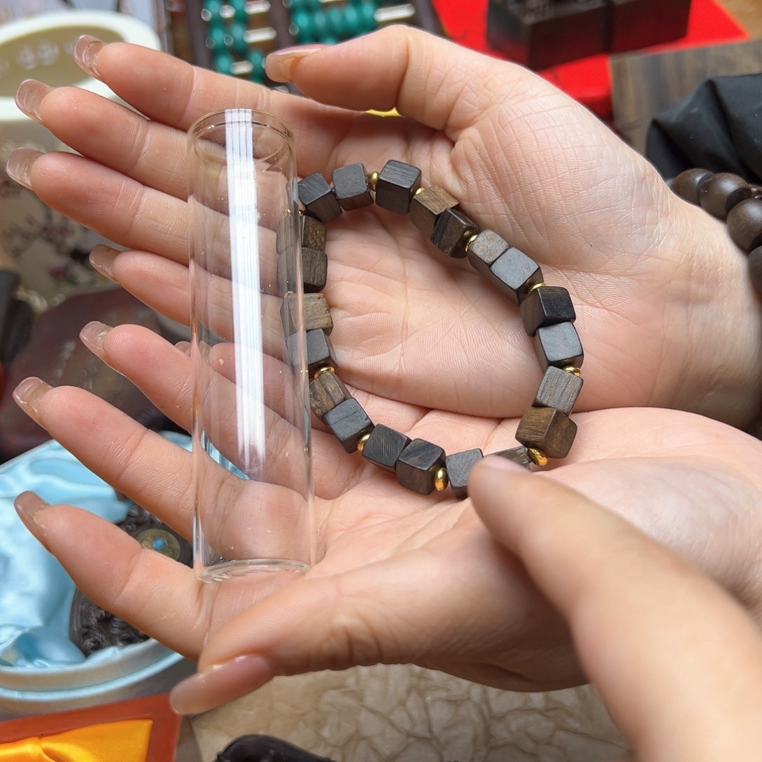 大叶紫檀（黑酸枝木类）