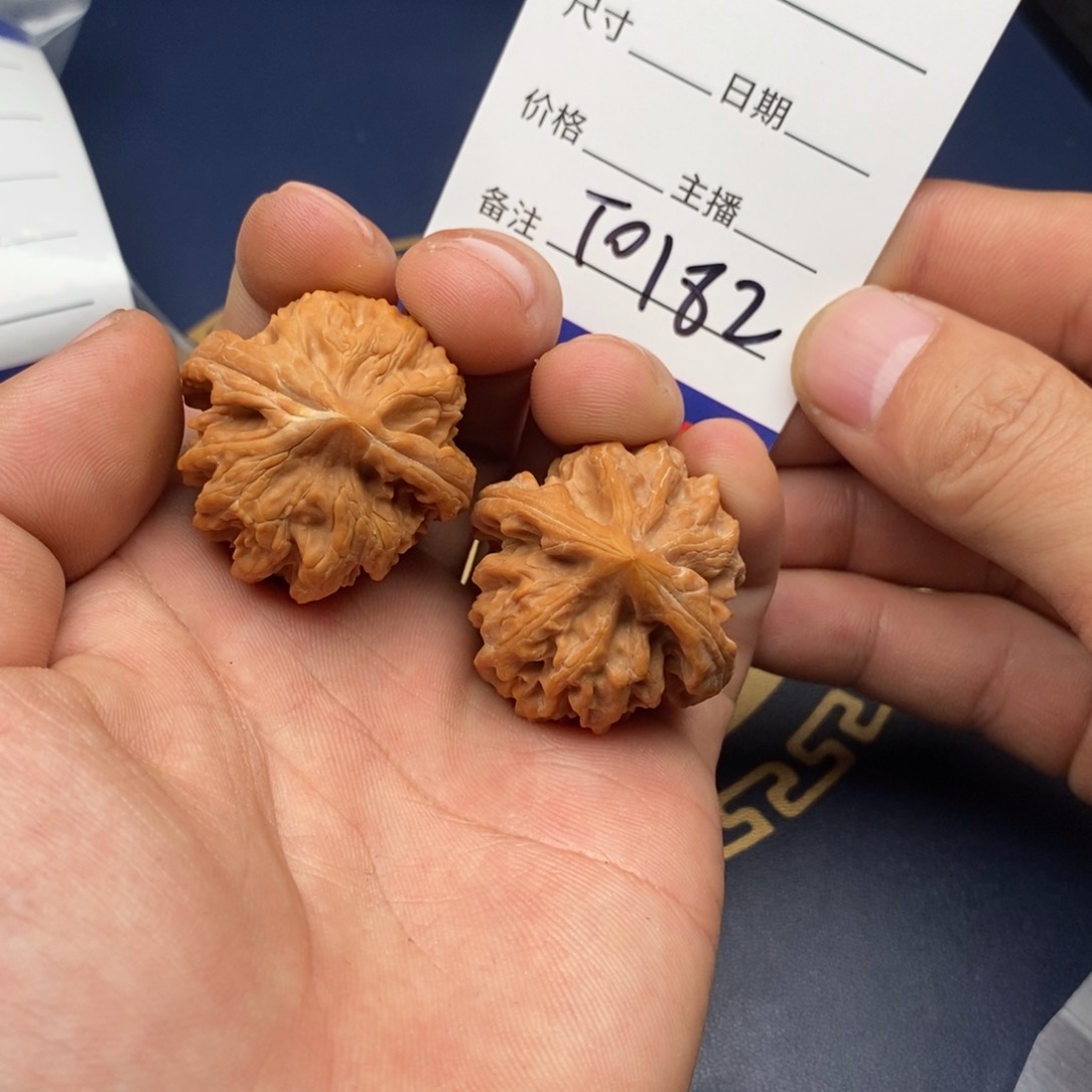 文玩核桃把件35大龙182