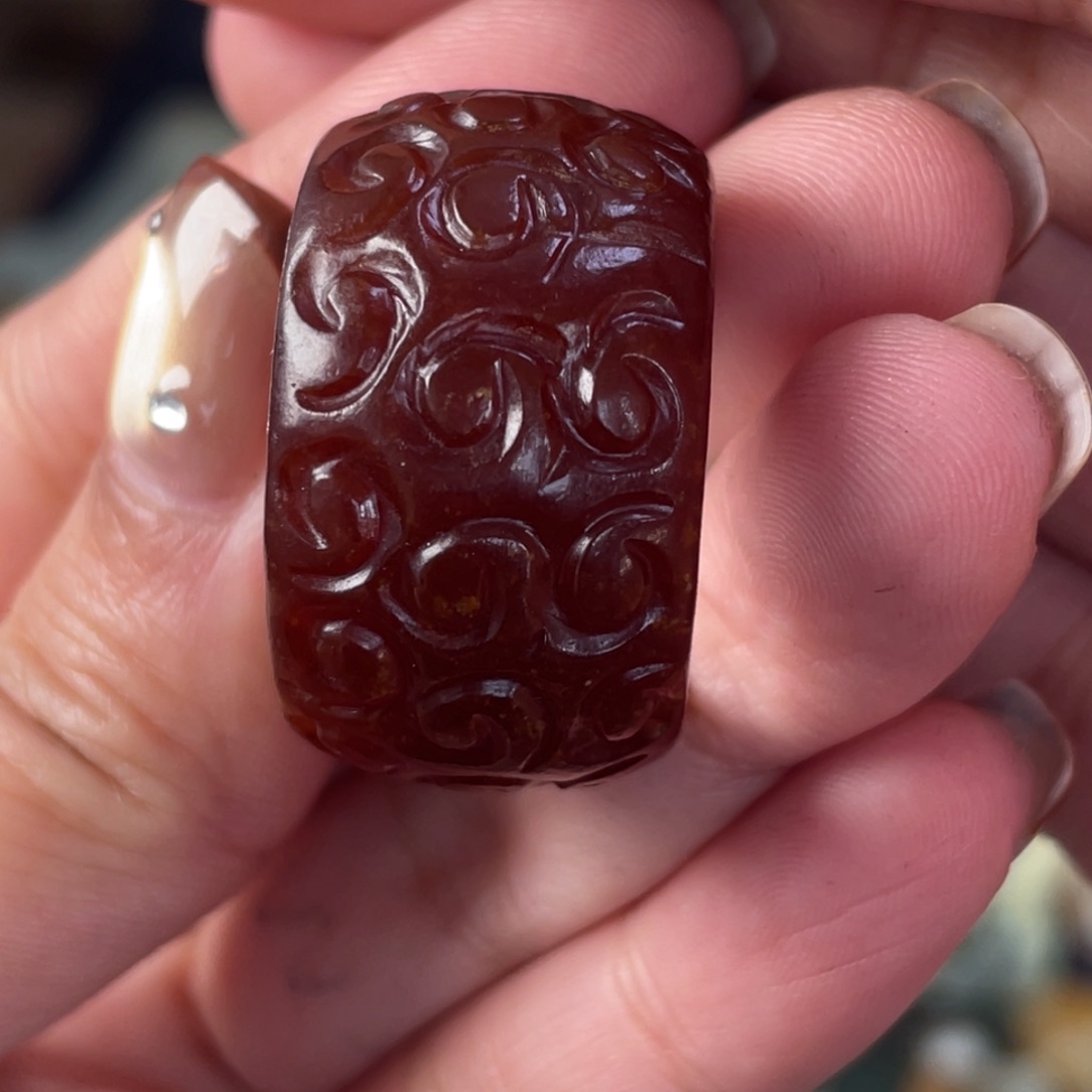 周***增和田玉未镶嵌颈饰