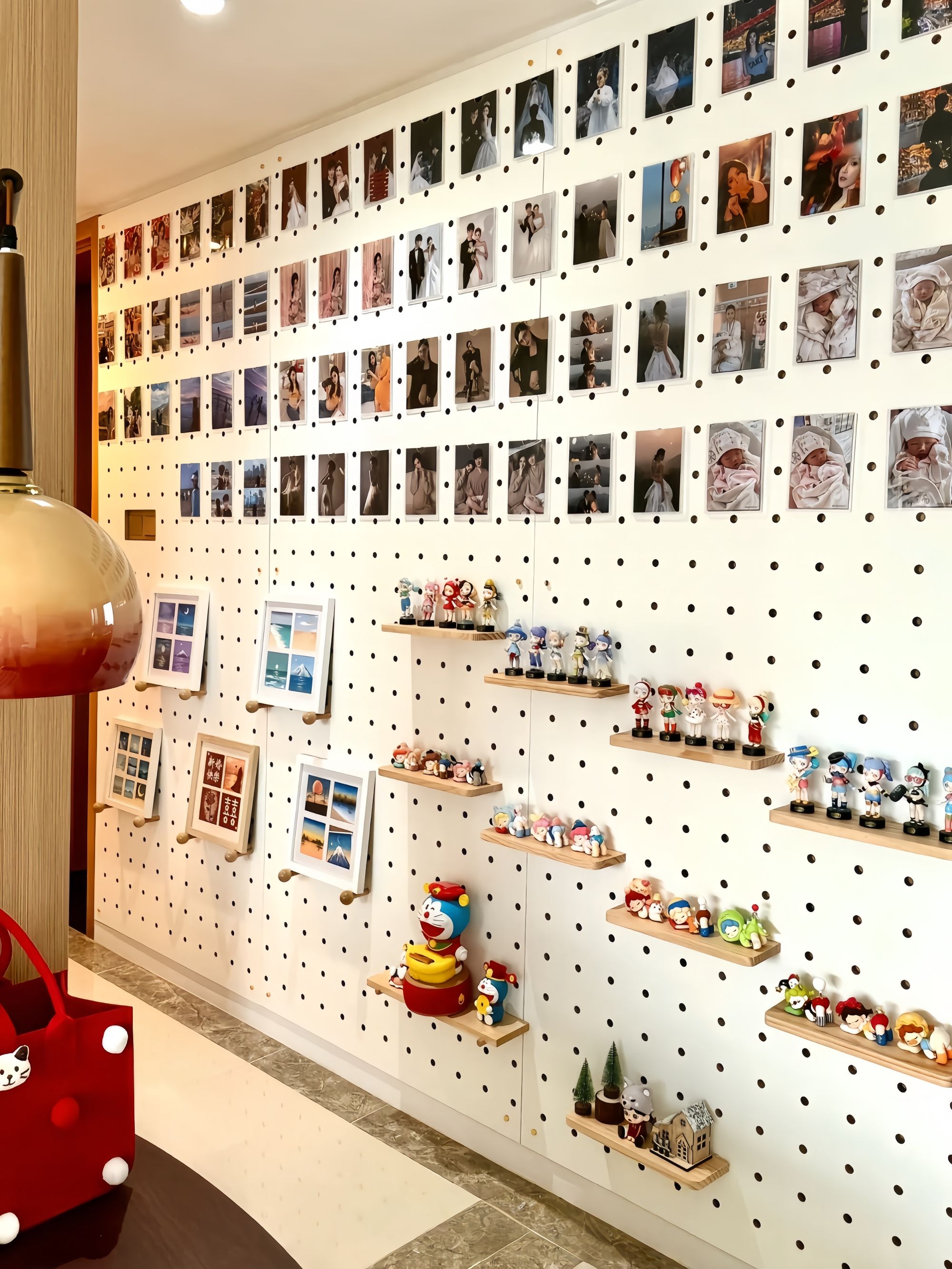 衣柜壁挂置物架落地轻奢风北欧艺术风格型书桌防尘洞洞板定制