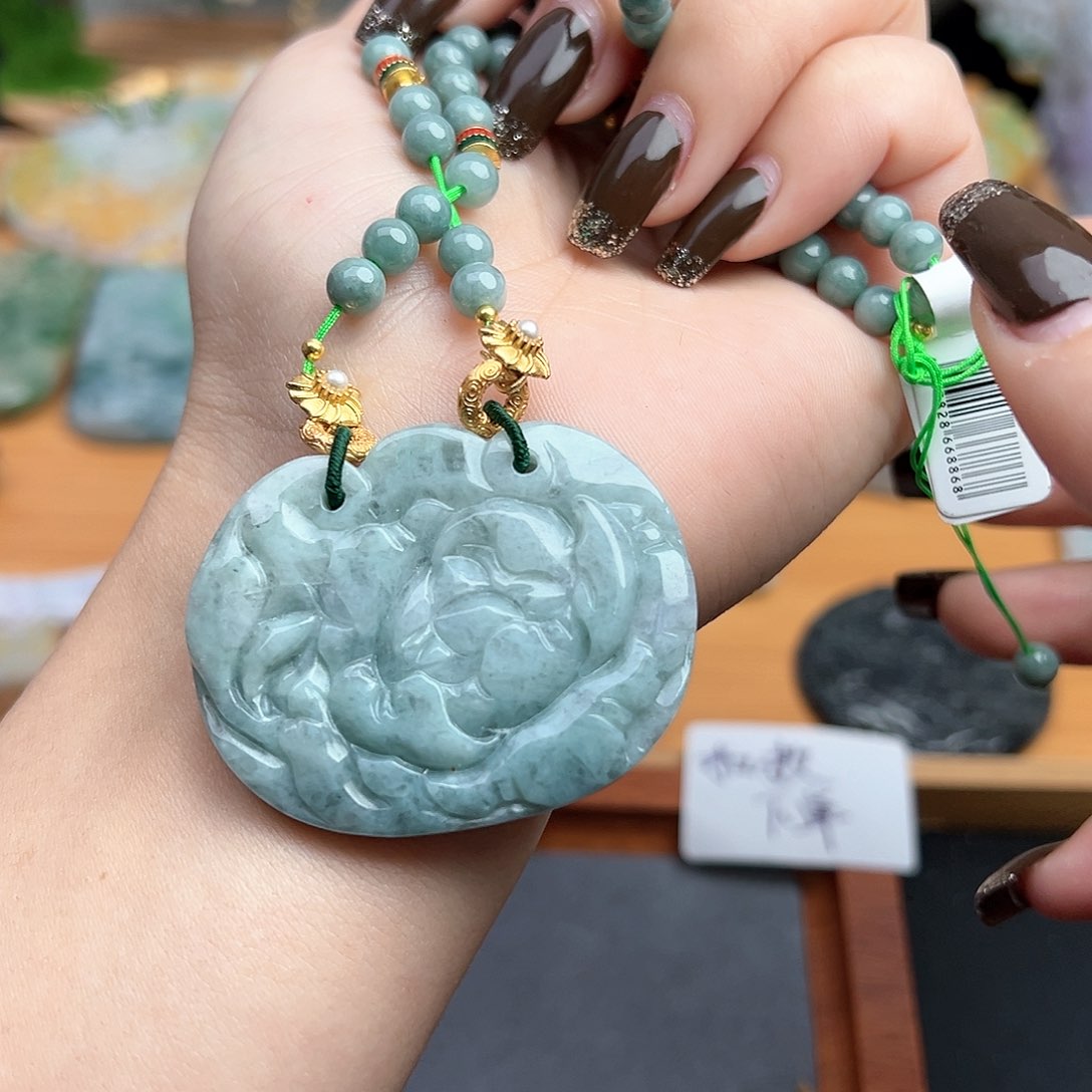 翡翠吊坠(赠链)未镶嵌吊坠27