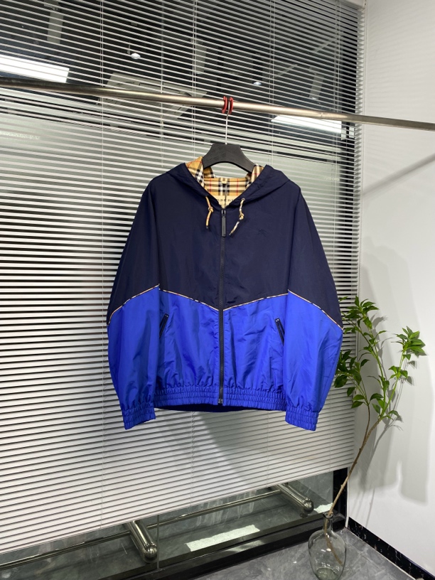 99新 BURBERRY/博柏利 连帽外套 夹克 撞色拼接 格纹 54码 ko2252