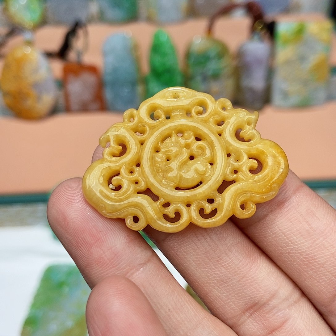 翡翠未镶嵌颈饰天然翡翠A货