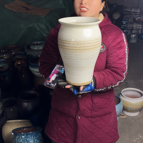 20口32高瑕疵盆子。 