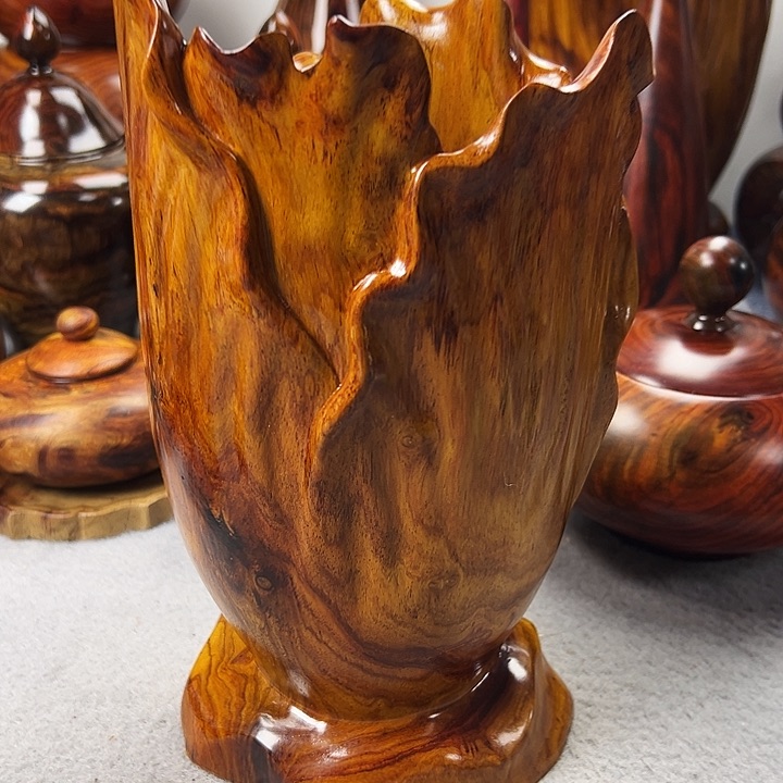 心***舟越南黄花梨摆件一个