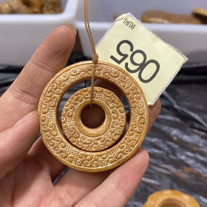 未镶嵌和田玉挂件