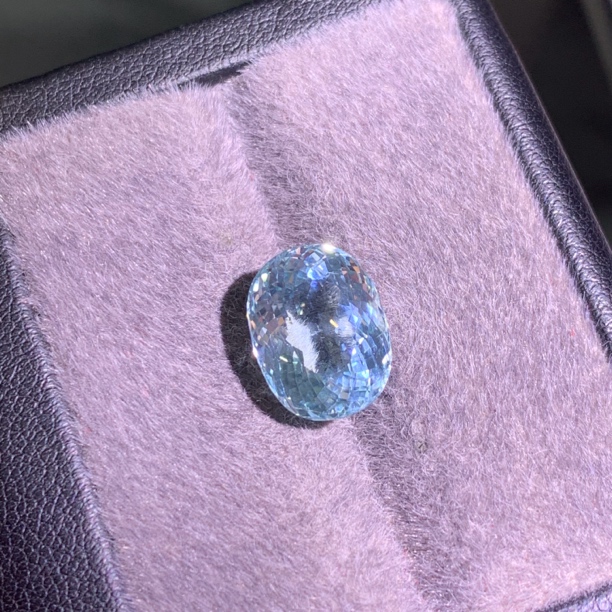 天然精品5A海蓝宝裸石，玻璃体主石9.7*12.6*7.4mm重量5.68克拉