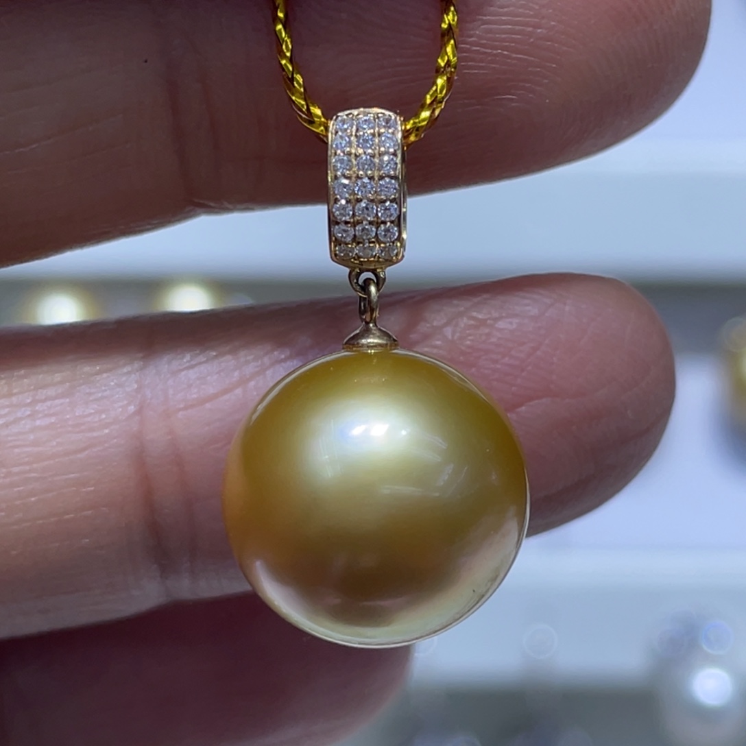 海水珍珠18K金镶嵌吊坠(赠链)14-15正圆无暇浓金