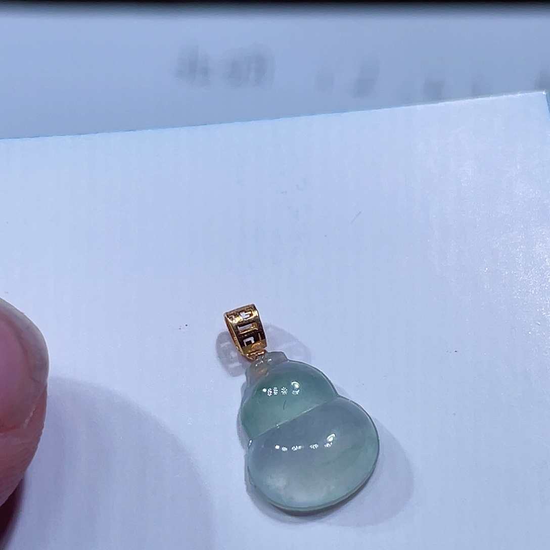 静***雯翡翠18K金镶嵌颈饰翡翠