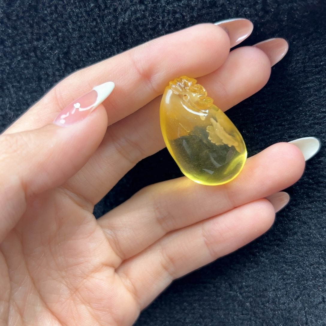 琥珀珠宝奇石未镶嵌