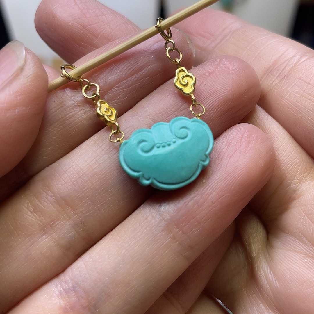 绿松石18K金镶嵌半挂链