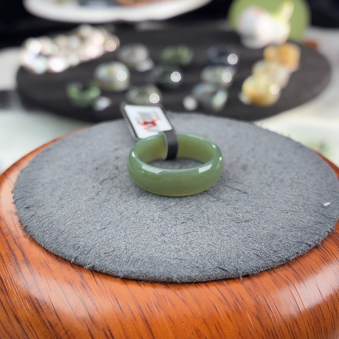 和田玉未镶嵌戒指b190湖水绿轮胎18.1不退换