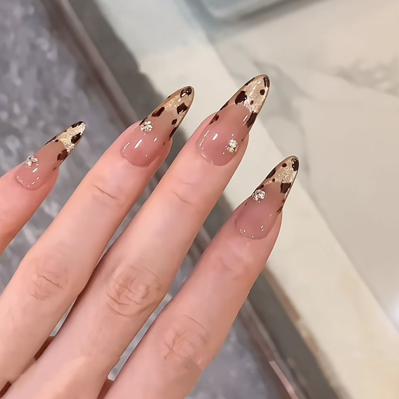 落日熔金豹纹法式秋冬轻奢风纯手工穿戴甲显白气质氛围感美甲