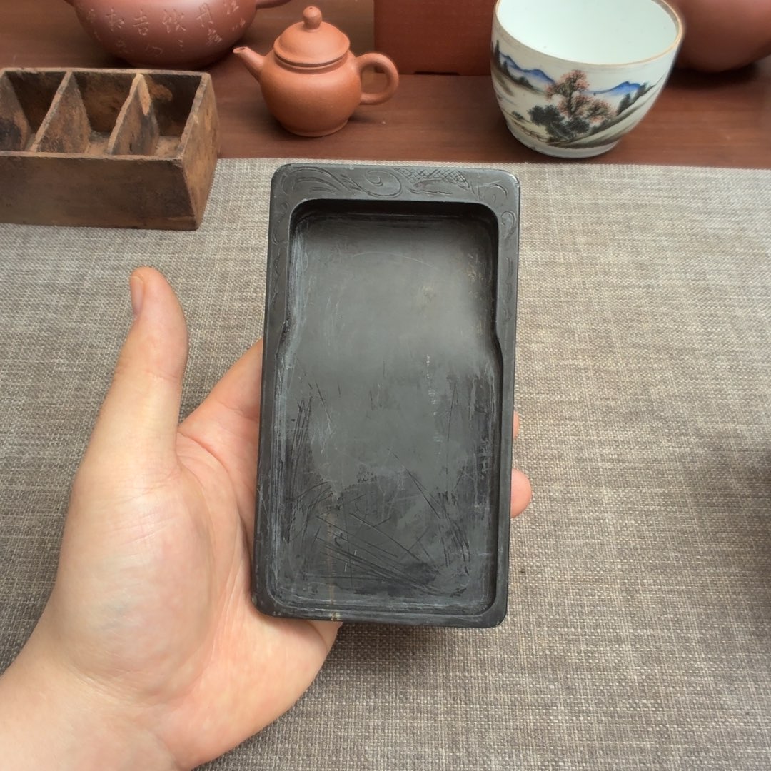 紫砂茶壶砚台。     