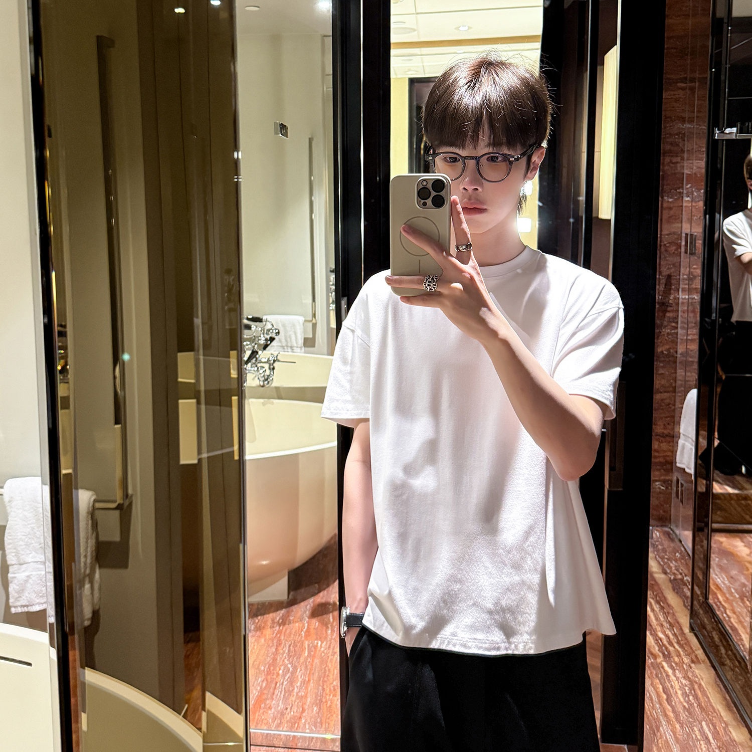 高林凡 韩版宽松简约纯色T恤舒适百搭半袖打底衫小众极简风短袖