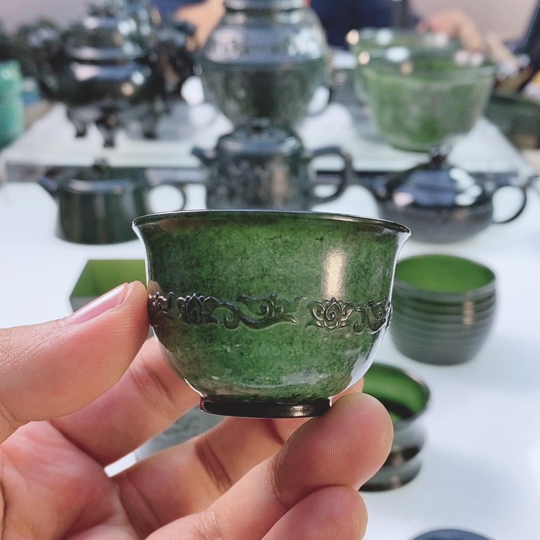 和田玉（青玉）把件未镶嵌微瑕