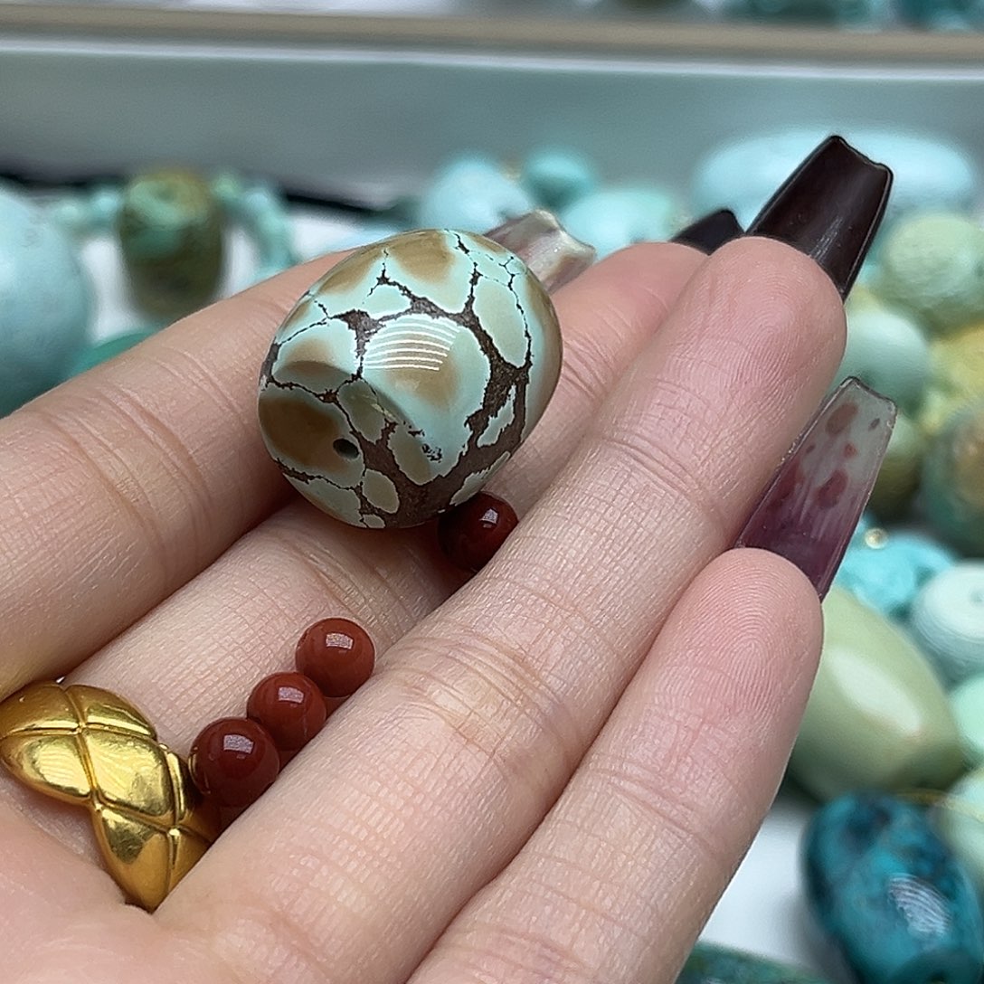 林***风南红玛瑙未镶嵌珠宝奇石