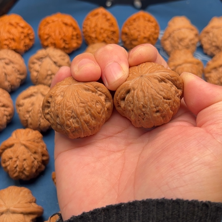 文玩核桃把件二*铁锤