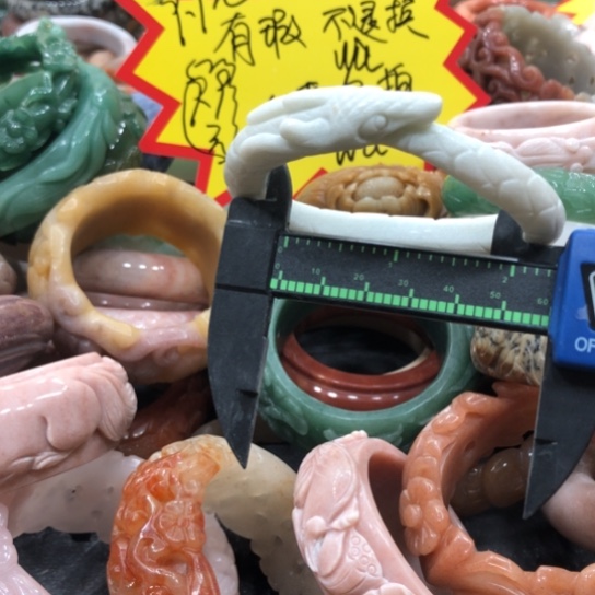 南红玛瑙手镯合金