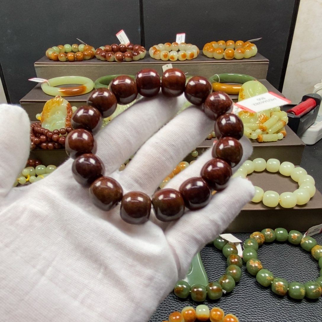透闪石质玉未镶嵌手链