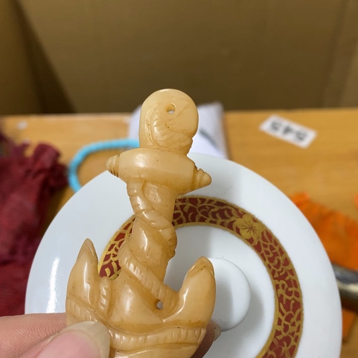瓷片哈中古工艺品一件