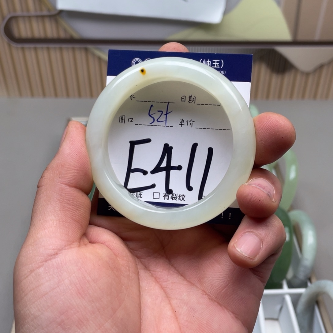 岫玉手镯手镯未镶嵌