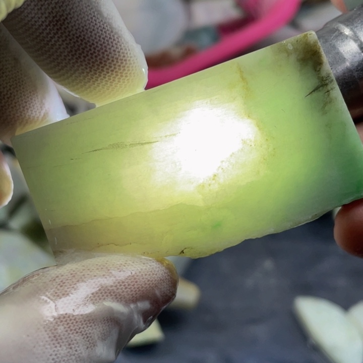 翡翠吊坠(不含链)未镶嵌天然翡翠边角料