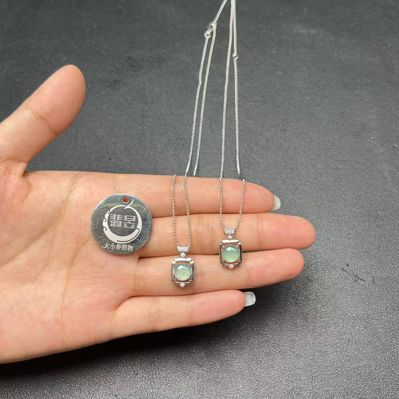 36498T08-3B19-天然A货翡翠吊坠s925银镶/多样性发其一